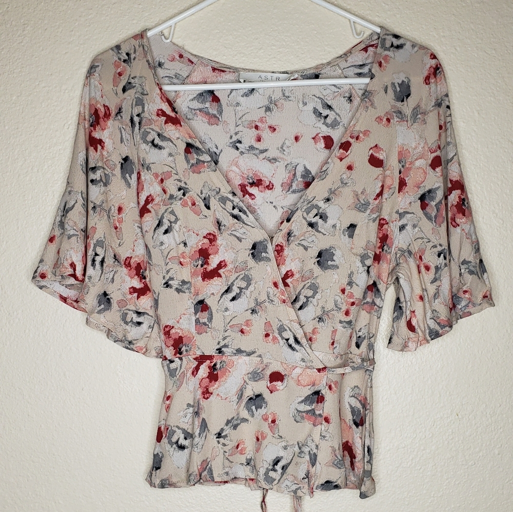 Astr the label wrap top